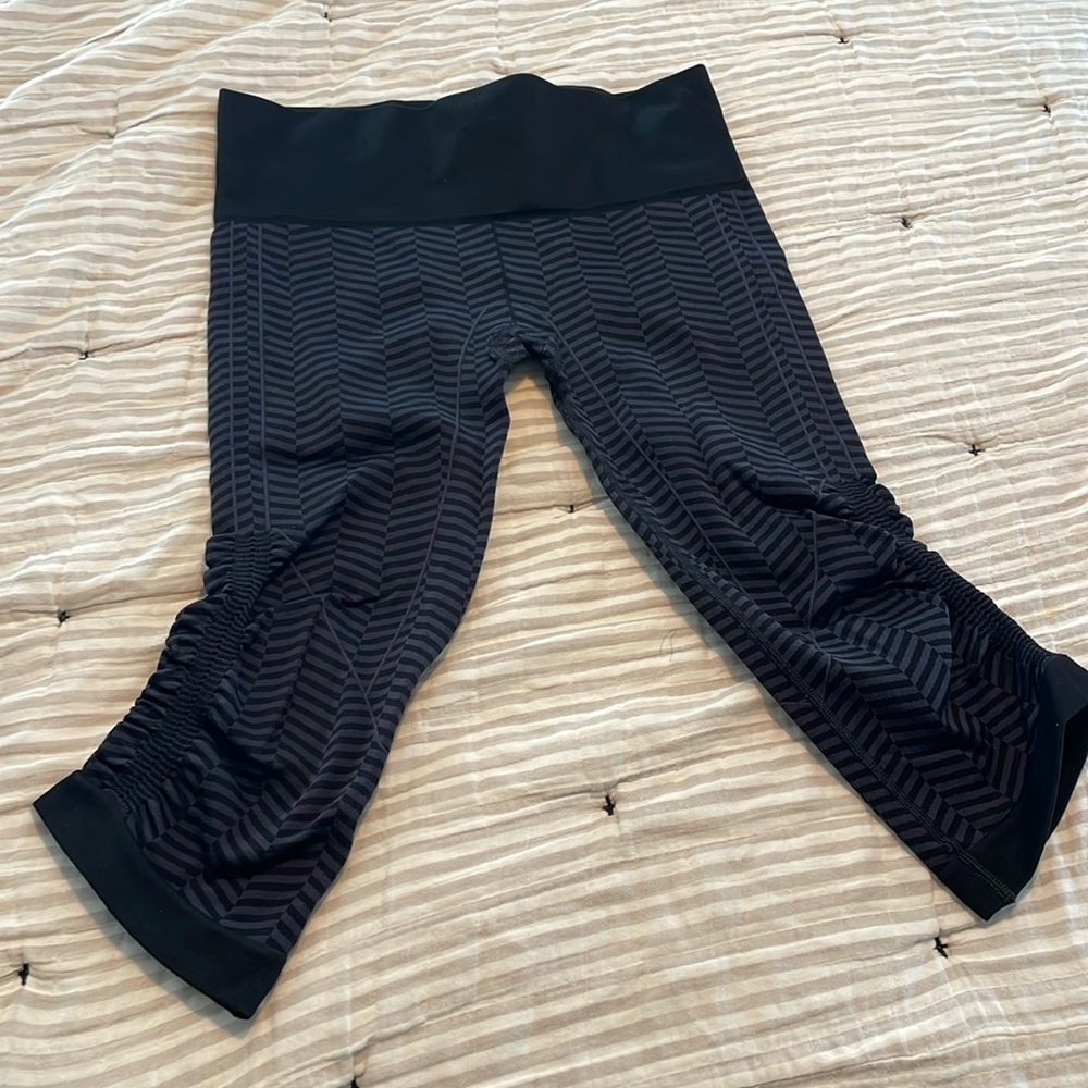 Lululemon crop leggings size 6
